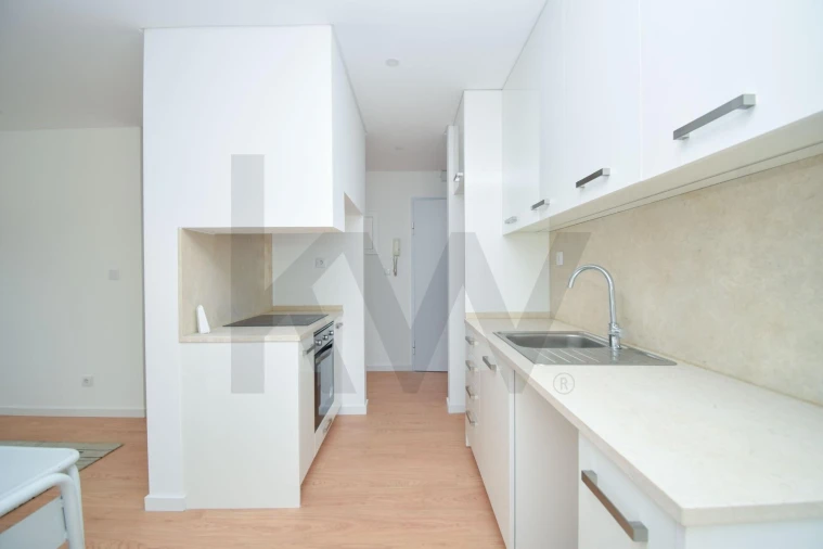 Apartamento T1 para Arrendamento em São Domingos de Benfica Foto 16