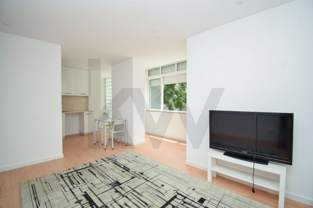 Apartamento T1 para Arrendamento em São Domingos de Benfica Foto 6