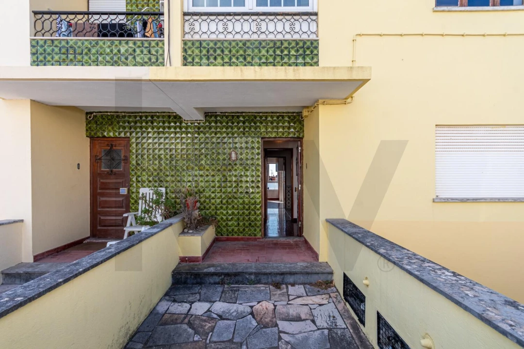 Apartamento T2 para Venda em São Domingos de Rana Foto 1