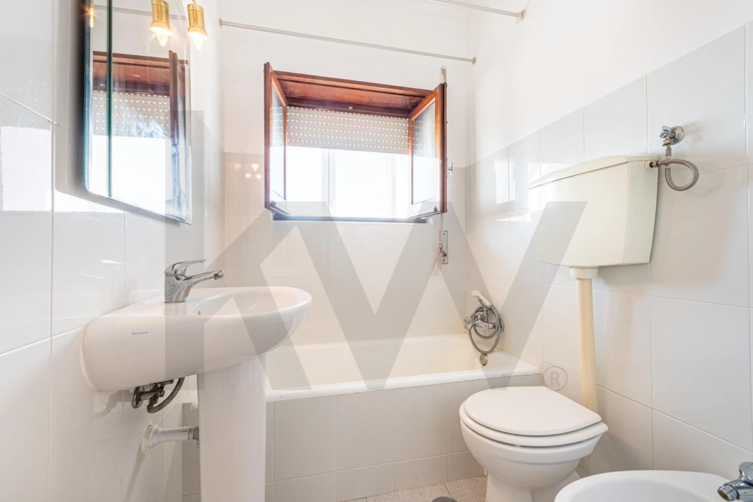 Apartamento T2 para Venda em São Domingos de Rana Foto 12