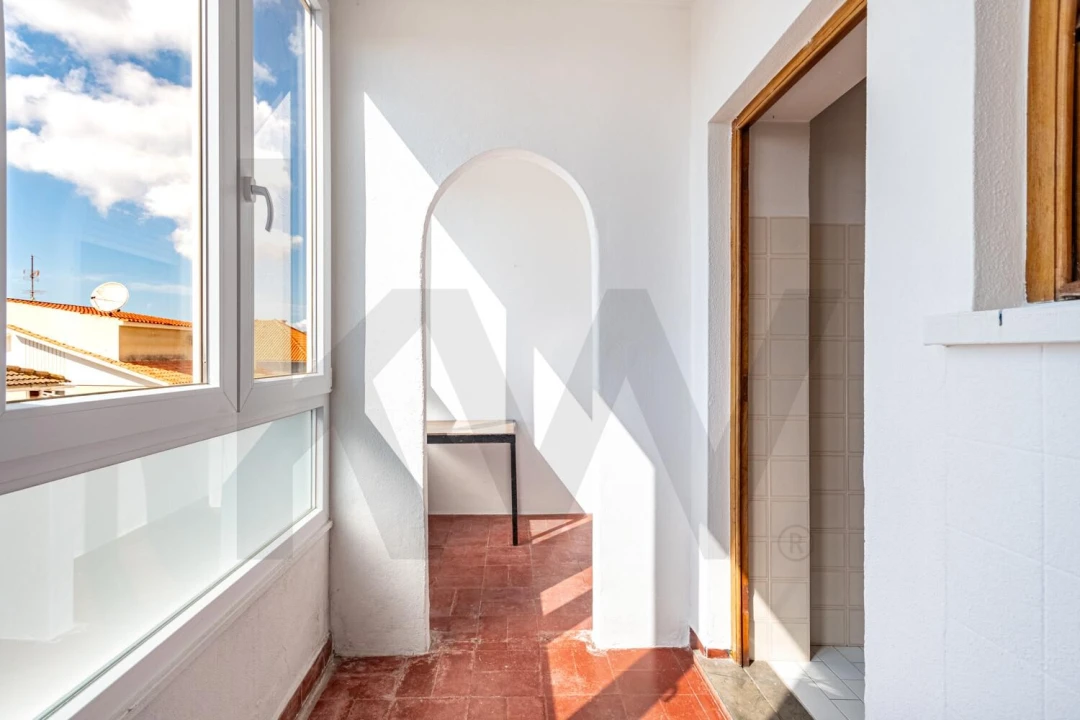 Apartamento T2 para Venda em São Domingos de Rana Foto 3