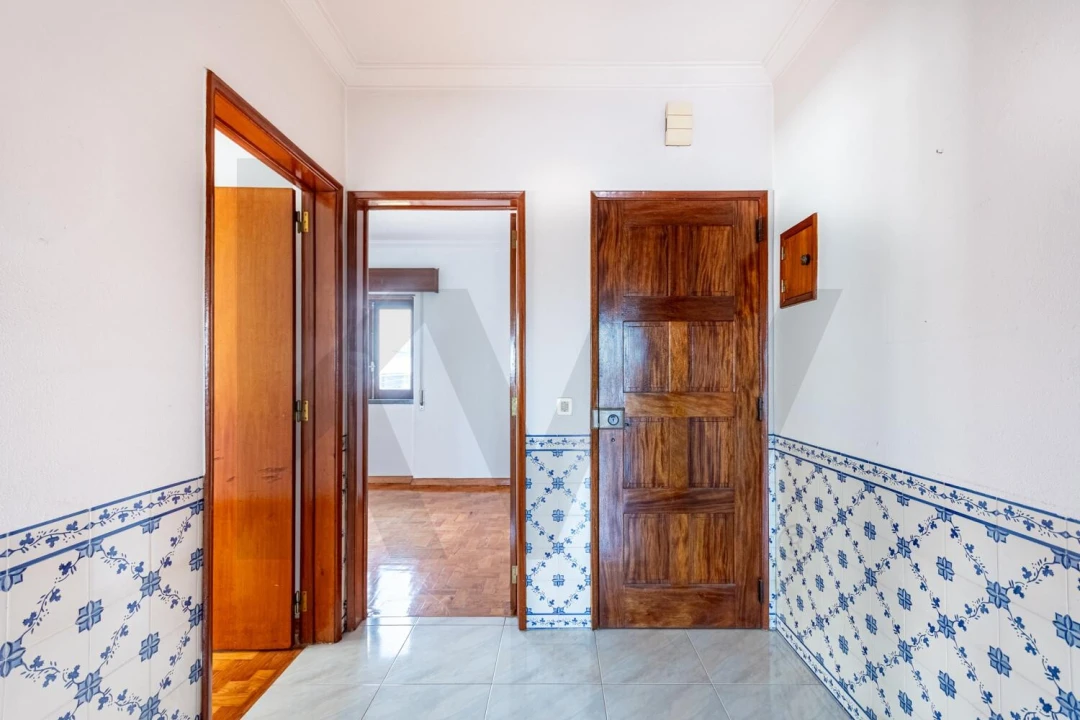 Apartamento T2 para Venda em São Domingos de Rana Foto 4