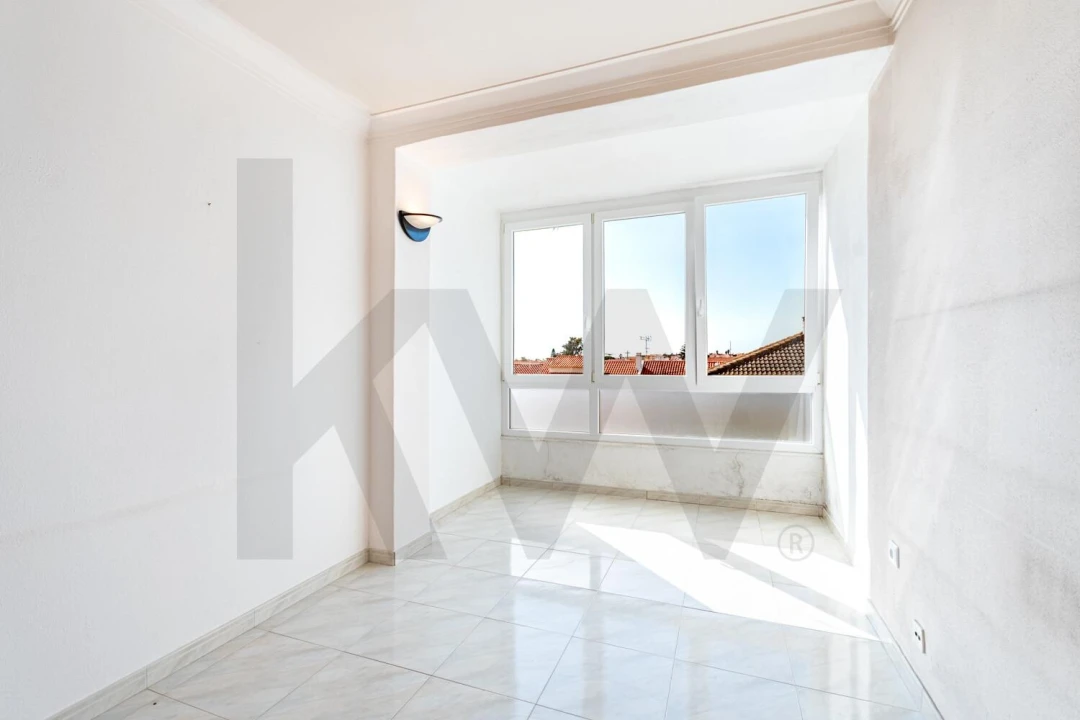 Apartamento T2 para Venda em São Domingos de Rana Foto 6