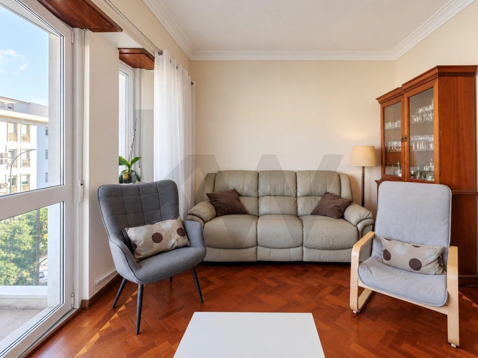 Apartamento T3 para Venda em Alfragide Foto 1