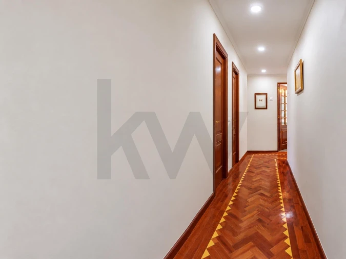 Apartamento T3 para Venda em Alfragide Foto 6