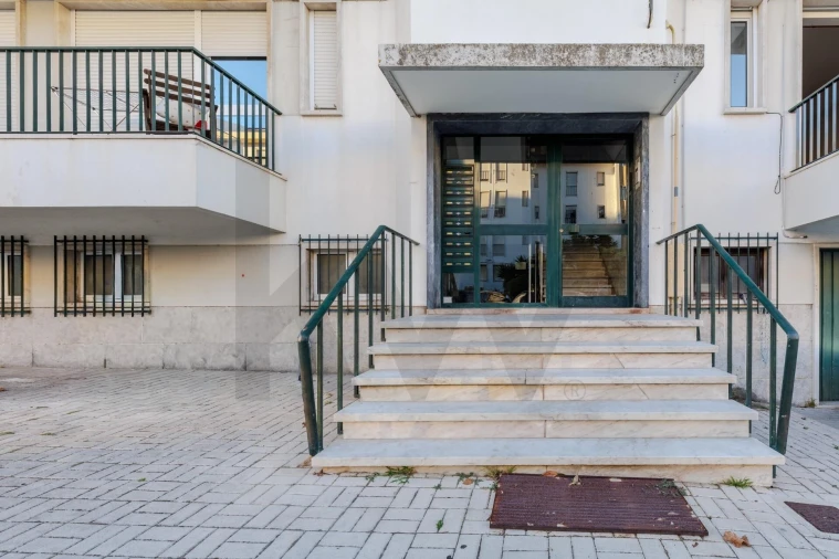 Apartamento T3 para Venda em Alfragide Foto 36