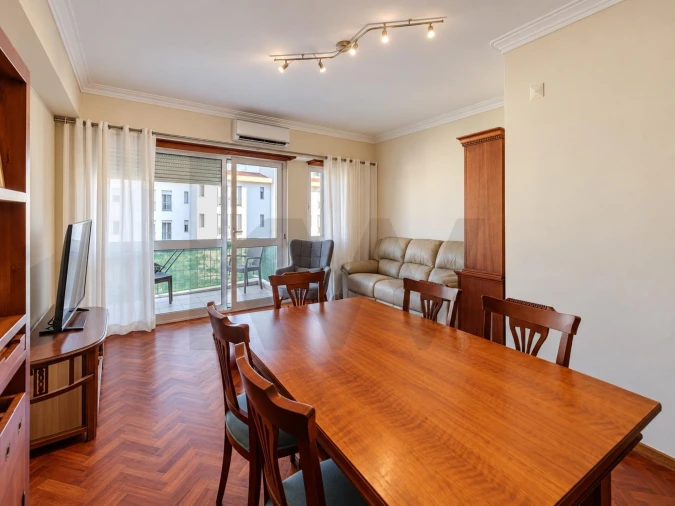 Apartamento T3 para Venda em Alfragide Foto 3