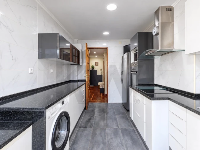 Apartamento T3 para Venda em Alfragide Foto 26