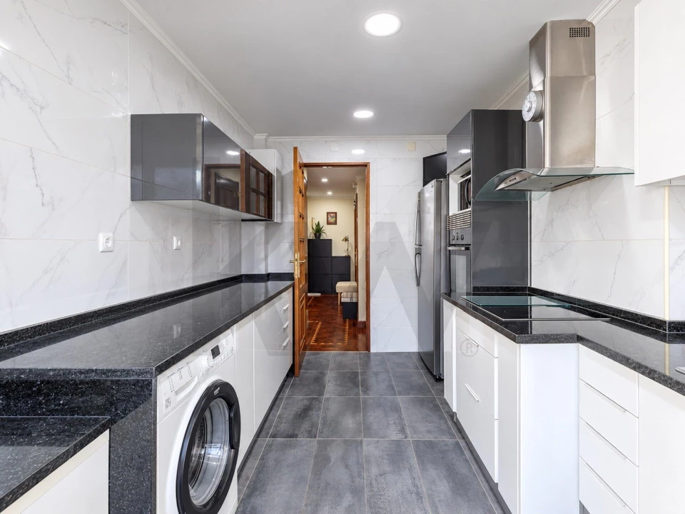 Apartamento T3 para Venda em Alfragide Foto 26