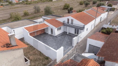 Moradia T5 para Venda em Taveiro, Ameal e Arzila