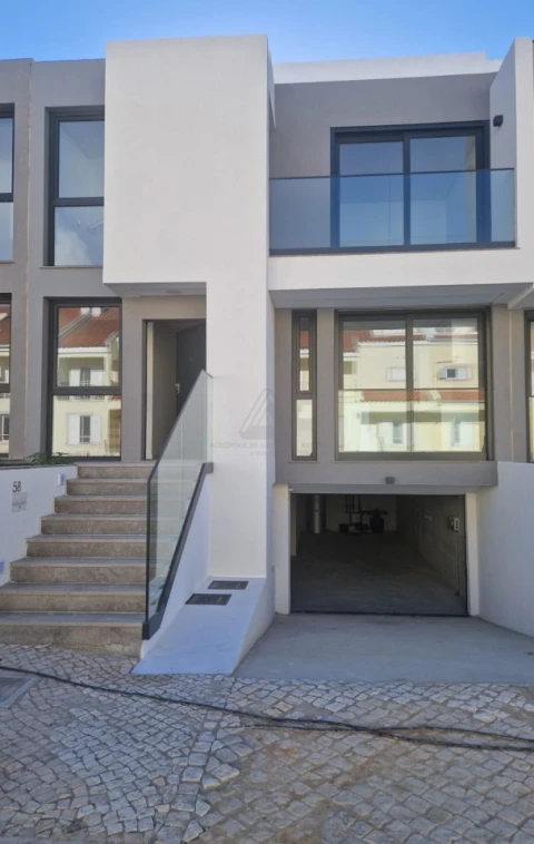 Moradia T3 para Venda em São Francisco