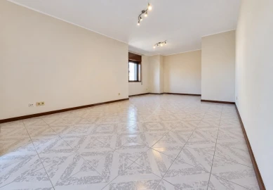 Apartamento T3 para Arrendamento em Póvoa de Varzim, Beiriz e Argivai