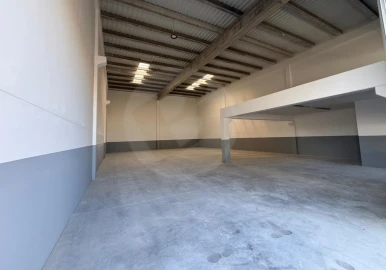 Armazém para Venda em Póvoa de Varzim, Beiriz e Argivai