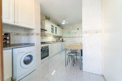Apartamento T3 para Venda em Cidade da Maia
