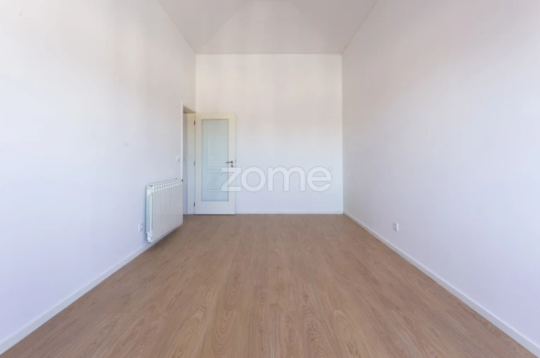 Apartamento T1 para Venda em Oliveira do Douro Foto 8