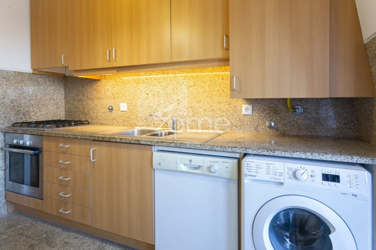 Apartamento T1 para Venda em Oliveira do Douro Foto 6