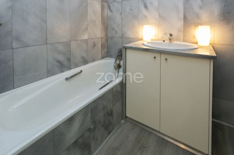 Apartamento T1 para Venda em Oliveira do Douro Foto 13