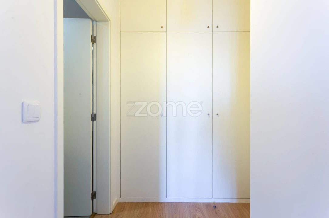 Apartamento T1 para Venda em Oliveira do Douro Foto 15