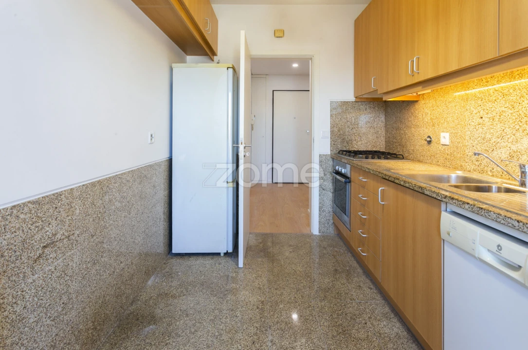 Apartamento T1 para Venda em Oliveira do Douro Foto 7