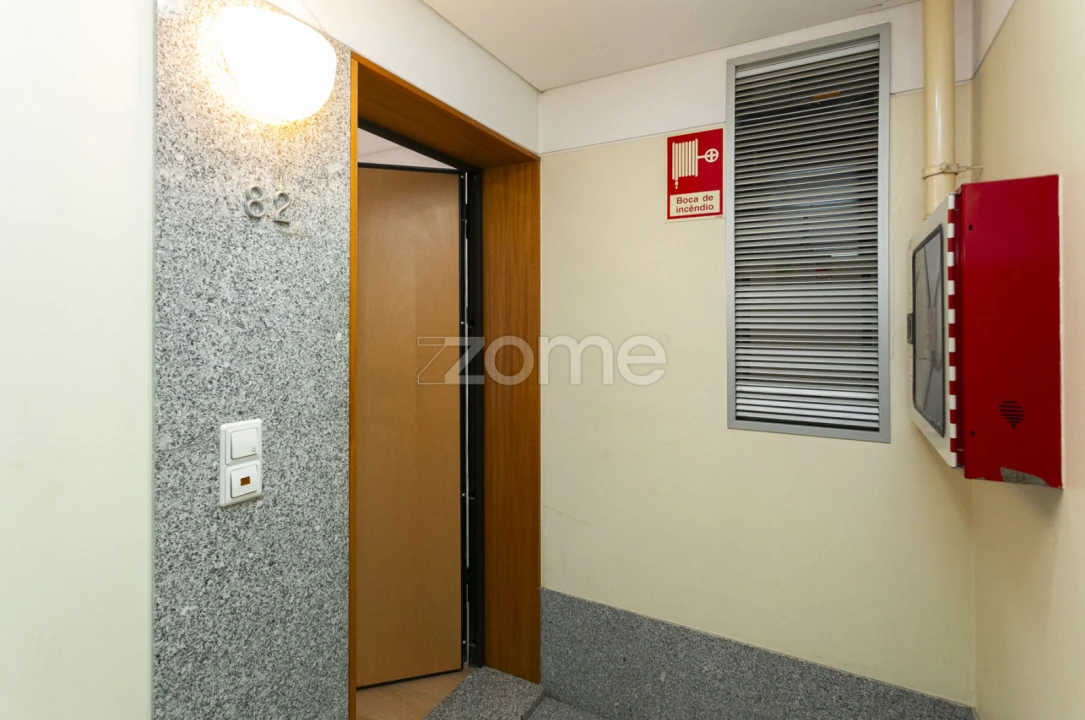 Apartamento T1 para Venda em Oliveira do Douro Foto 3