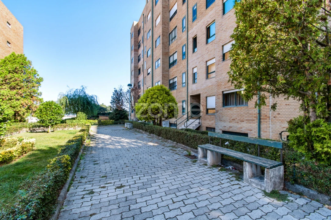 Apartamento T3 para Venda em Pedrouços Foto 2