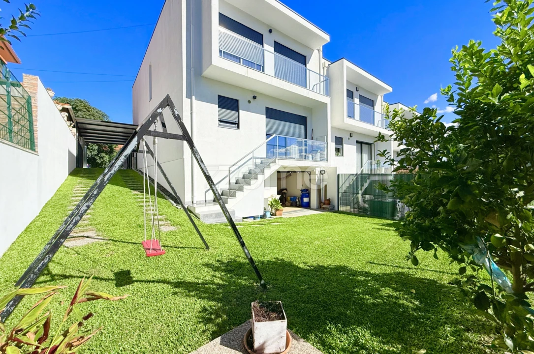 Moradia T3 para Venda em Vermoim Foto 1