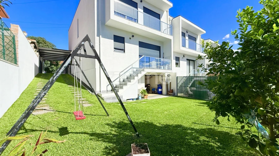 Moradia T3 para Venda em Vermoim