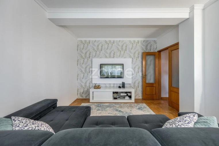Apartamento T2 para Venda em Seide Foto 4