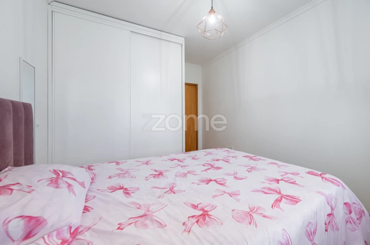 Apartamento T2 para Venda em Seide Foto 9