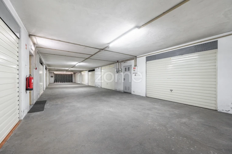 Apartamento T2 para Venda em Seide Foto 17