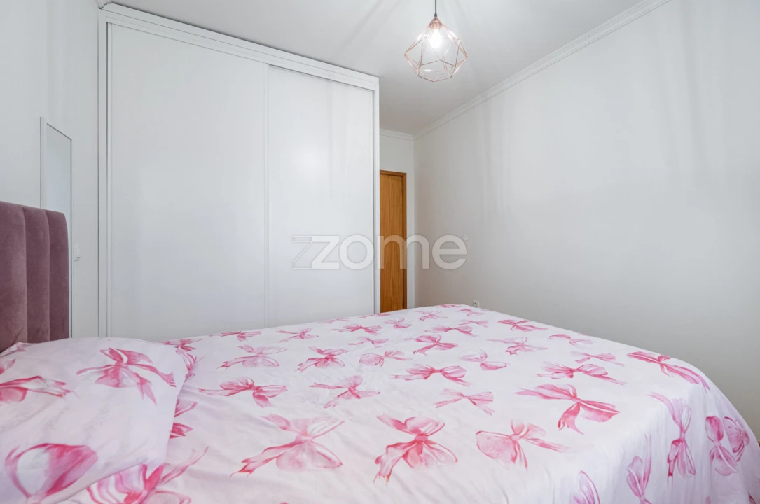Apartamento T2 para Venda em Seide Foto 9
