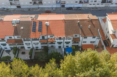 Moradia T4 para Venda em Lomar e Arcos