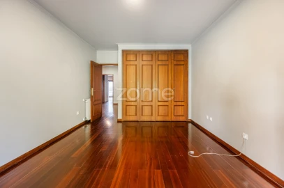Moradia T4 para Venda em Lomar e Arcos