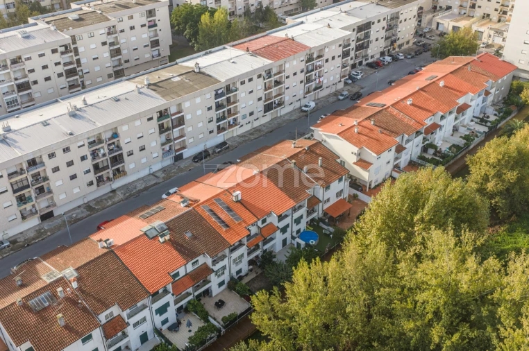 Moradia T4 para Venda em Lomar e Arcos Foto 37