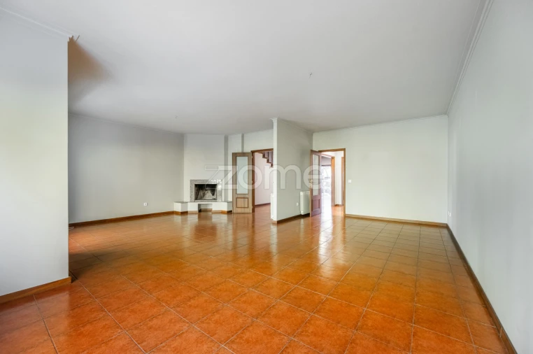 Moradia T4 para Venda em Lomar e Arcos Foto 6