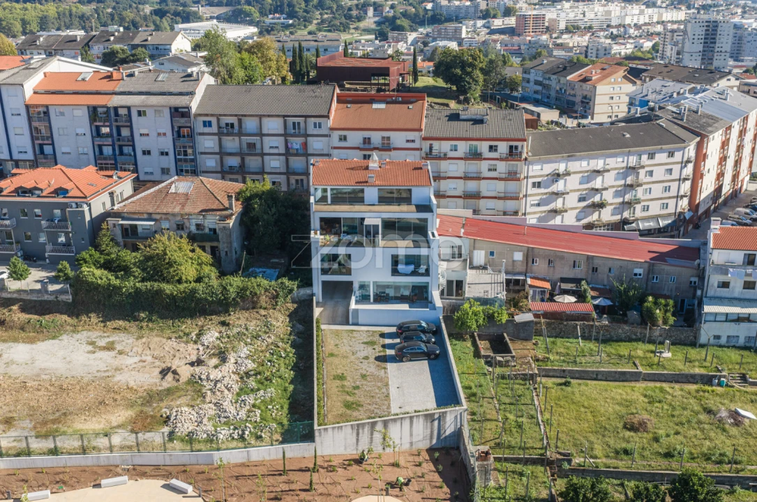 Apartamento T3 para Venda em Braga (Maximinos, Sé e Cividade) Foto 34