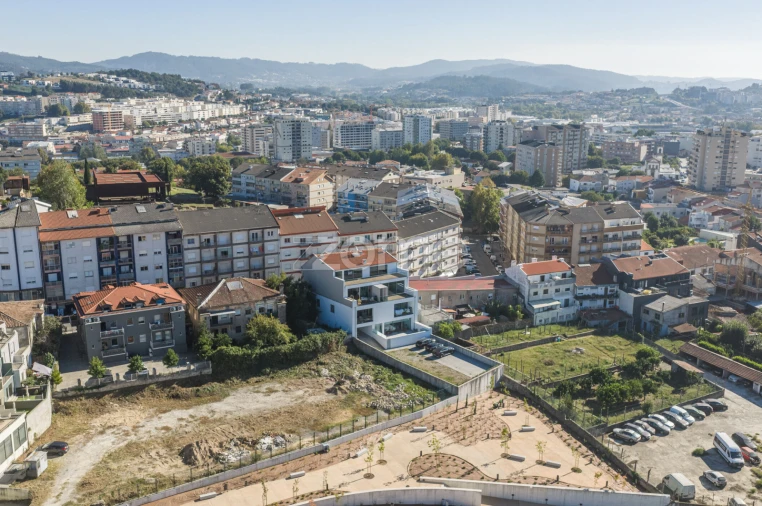 Apartamento T3 para Venda em Braga (Maximinos, Sé e Cividade) Foto 32