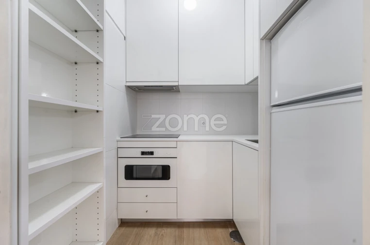 Apartamento T1 para Arrendamento em Lordelo do Ouro e Massarelos Foto 13