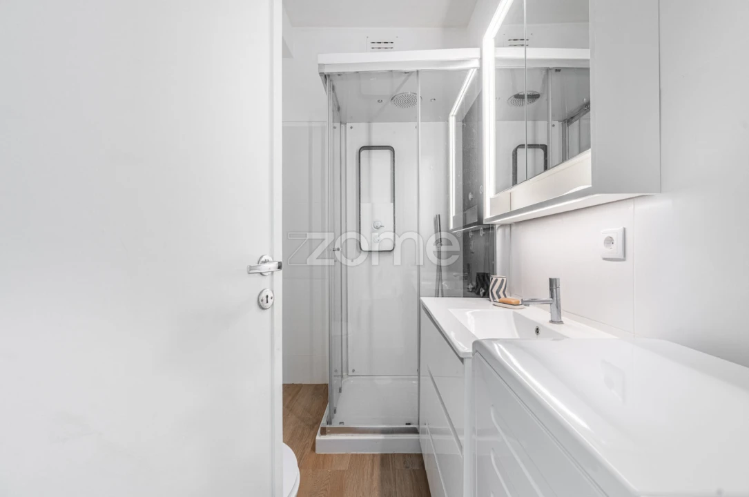 Apartamento T1 para Arrendamento em Lordelo do Ouro e Massarelos Foto 14
