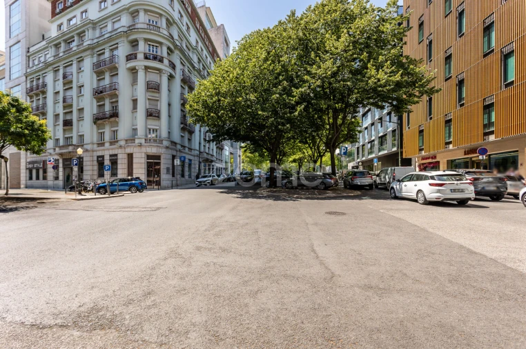 Apartamento T3 para Venda em Arroios Foto 2
