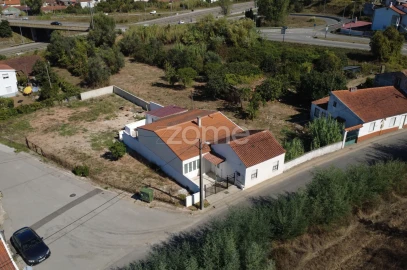 Moradia T3 para Venda em São Martinho do Bispo e Ribeira de Frades