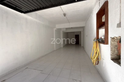 Garagem para Venda em Massamá e Monte Abraão
