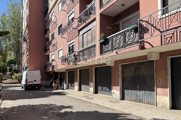 Garagem para Venda em Massamá e Monte Abraão Foto 14