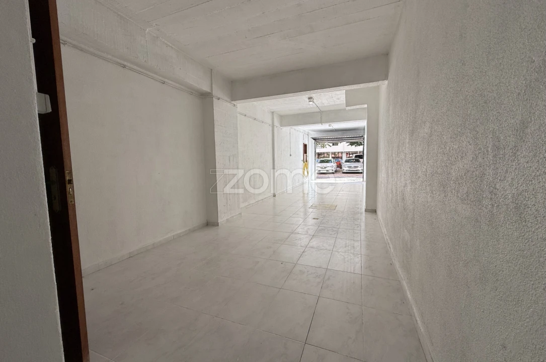 Garagem para Venda em Massamá e Monte Abraão Foto 1