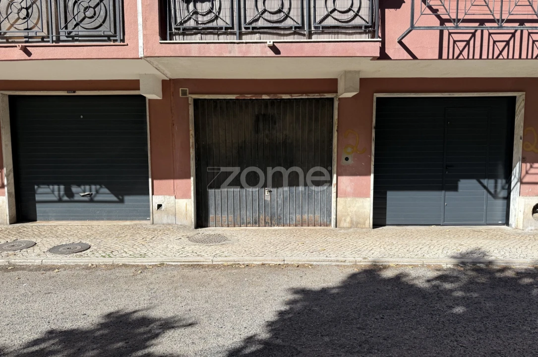 Garagem para Venda em Massamá e Monte Abraão Foto 11