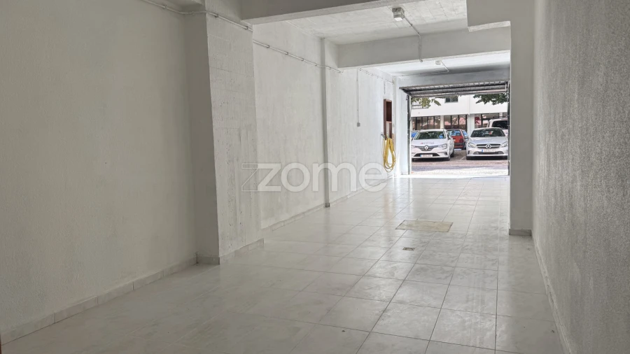 Garagem para Venda em Massamá e Monte Abraão