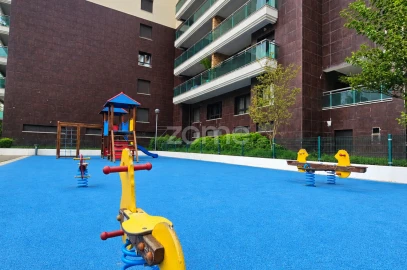 Apartamento T3 para Arrendamento em Sacavém e Prior Velho