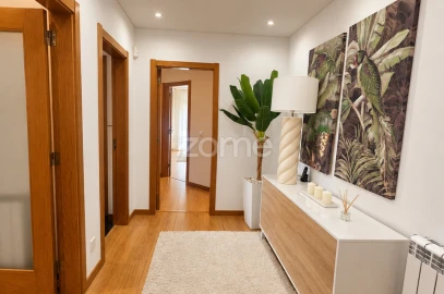 Apartamento T3 para Arrendamento em Sacavém e Prior Velho