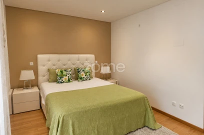 Apartamento T3 para Arrendamento em Sacavém e Prior Velho