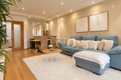Apartamento T3 para Arrendamento em Sacavém e Prior Velho